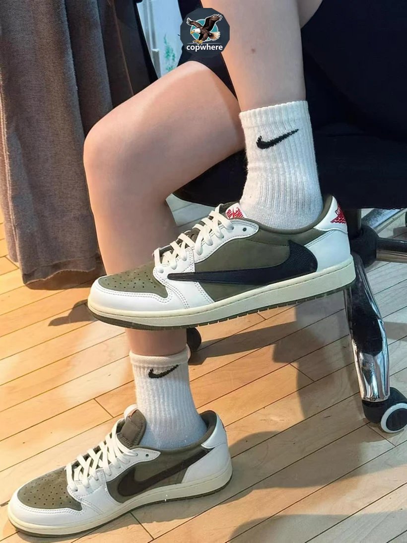 Travis Scott x Air Jordan 1  Replace LJR