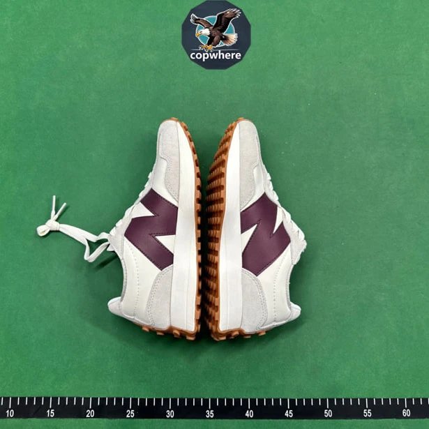 New Balance 327