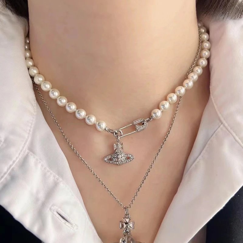 Vivi Enne West Wood Necklace 2